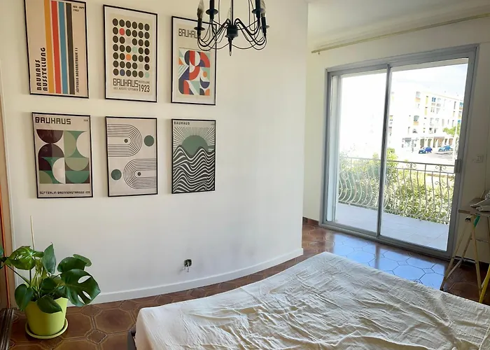 Apartment Climatisee Pres De La *